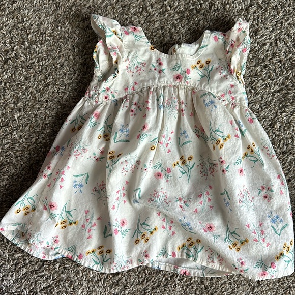 Girls dresses and jumpers - Picture 3 of 5